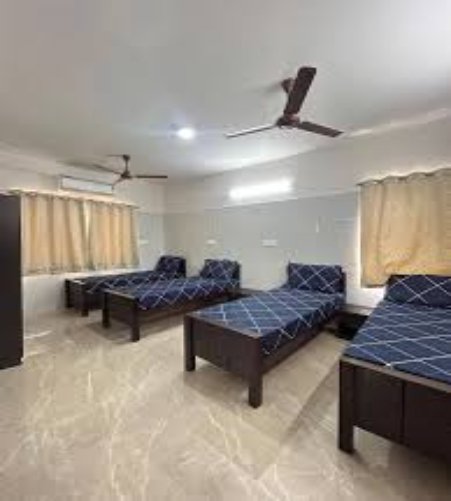 4 Sharing Room